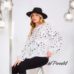 White shaker knit silver accent sweater S M L